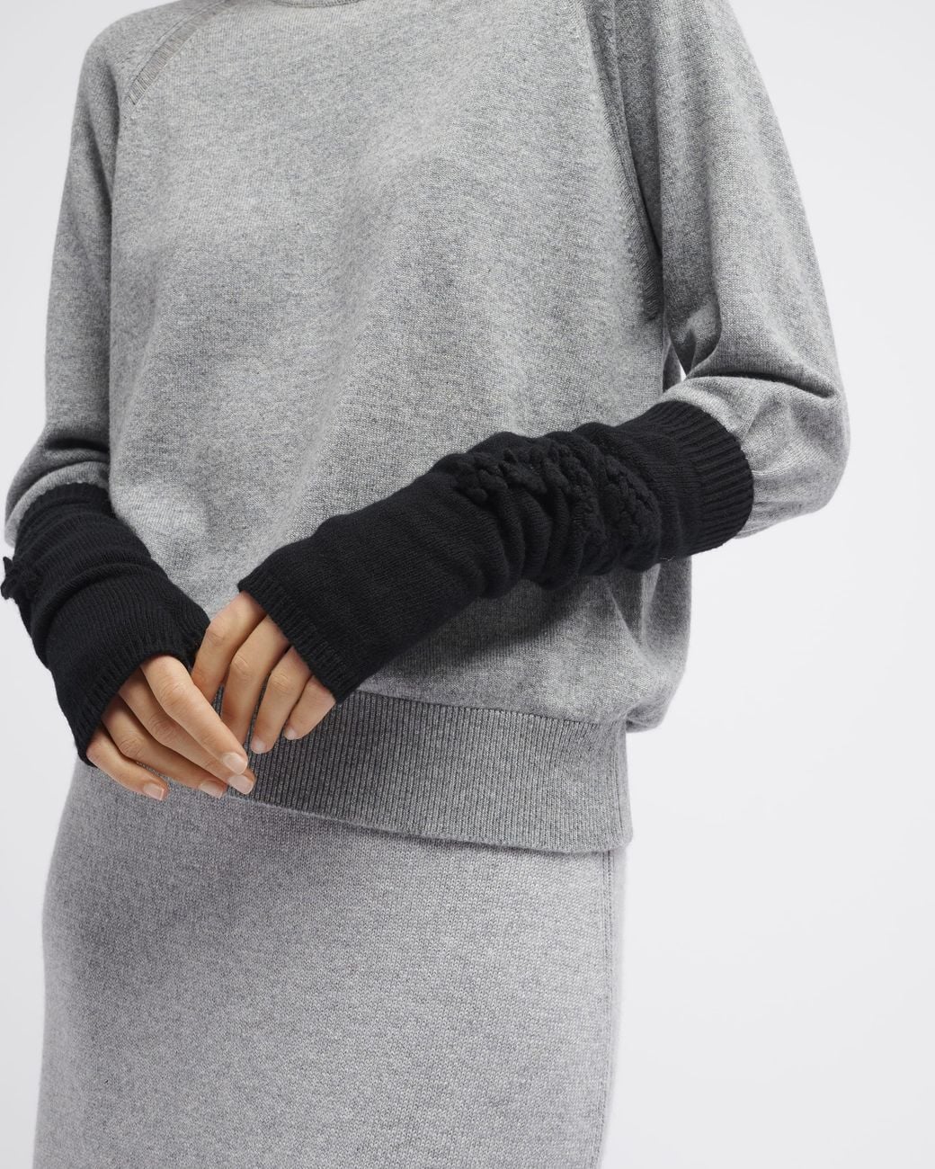 Barrie Black Cashmere Fingerless Gloves