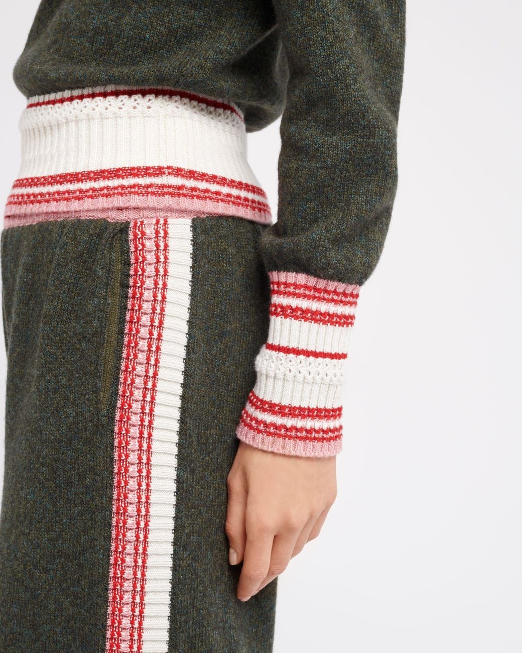 Barrie Green Cashmere V-neck Jumper