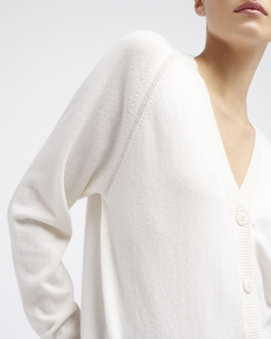 Barrie White V-Neck Cashmere Cardigan