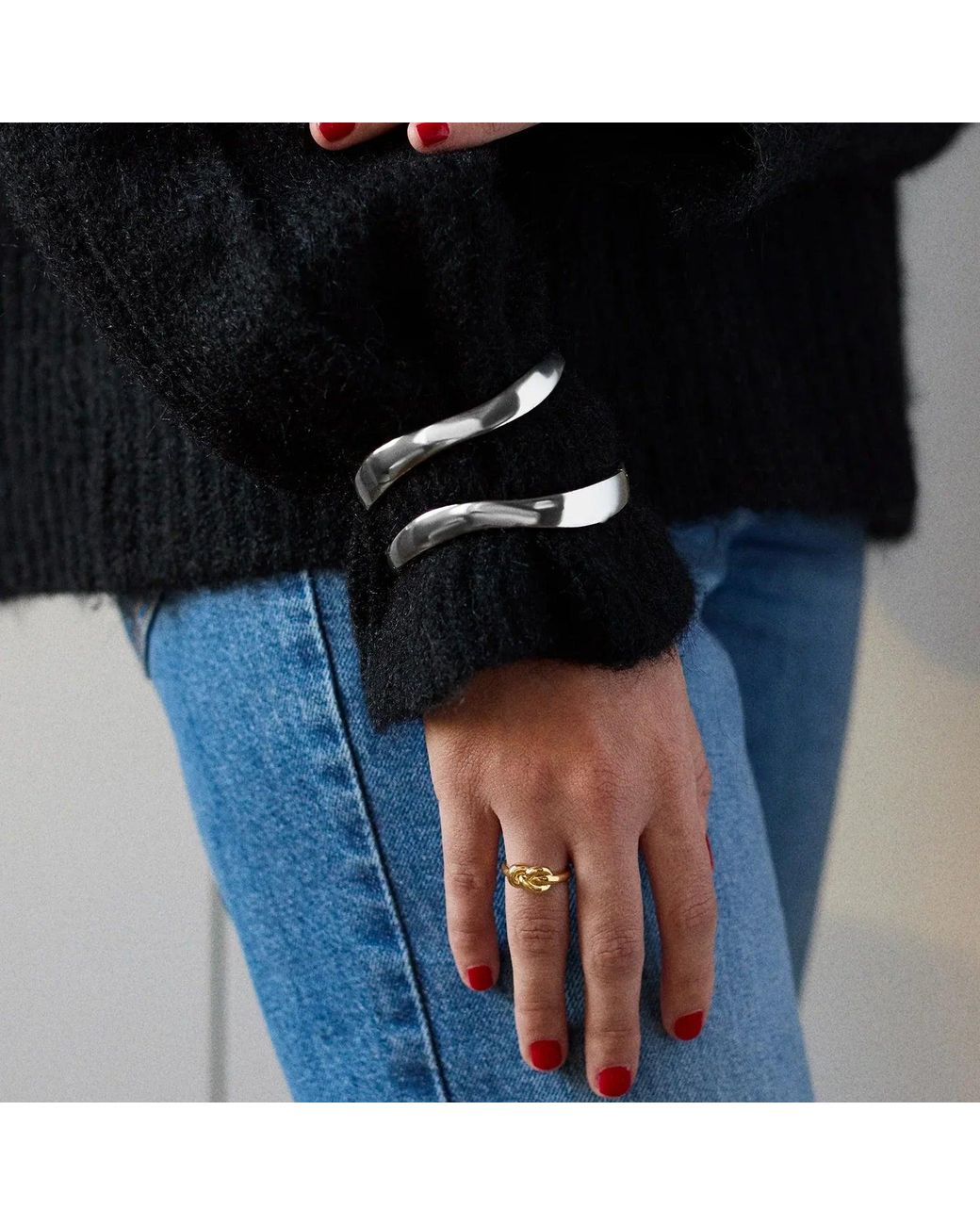BaubleBar White Natalia Wavy Hinge Bangle Set