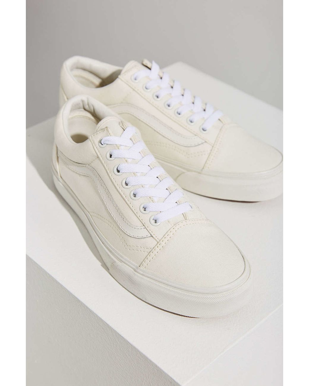 Vans Old Skool Sneaker in White | Lyst