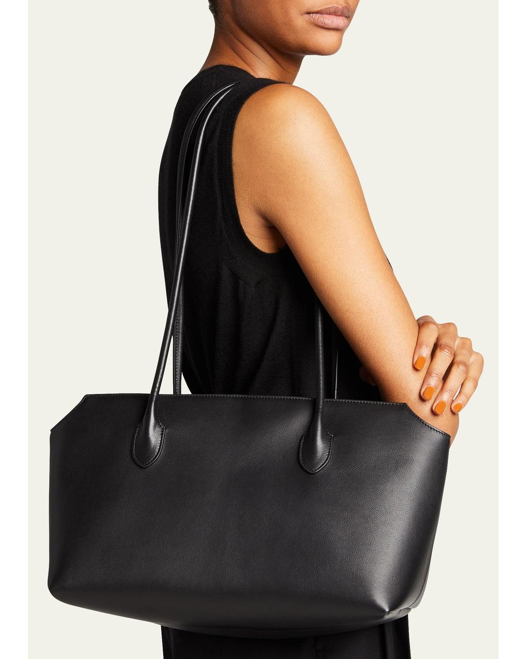 VIP【関税送料無料】希少 THE ROW BLACK LEATHER TERRASSE POUCH THE ROW | Terrasse Leather Pouch | Women | Lane Crawford