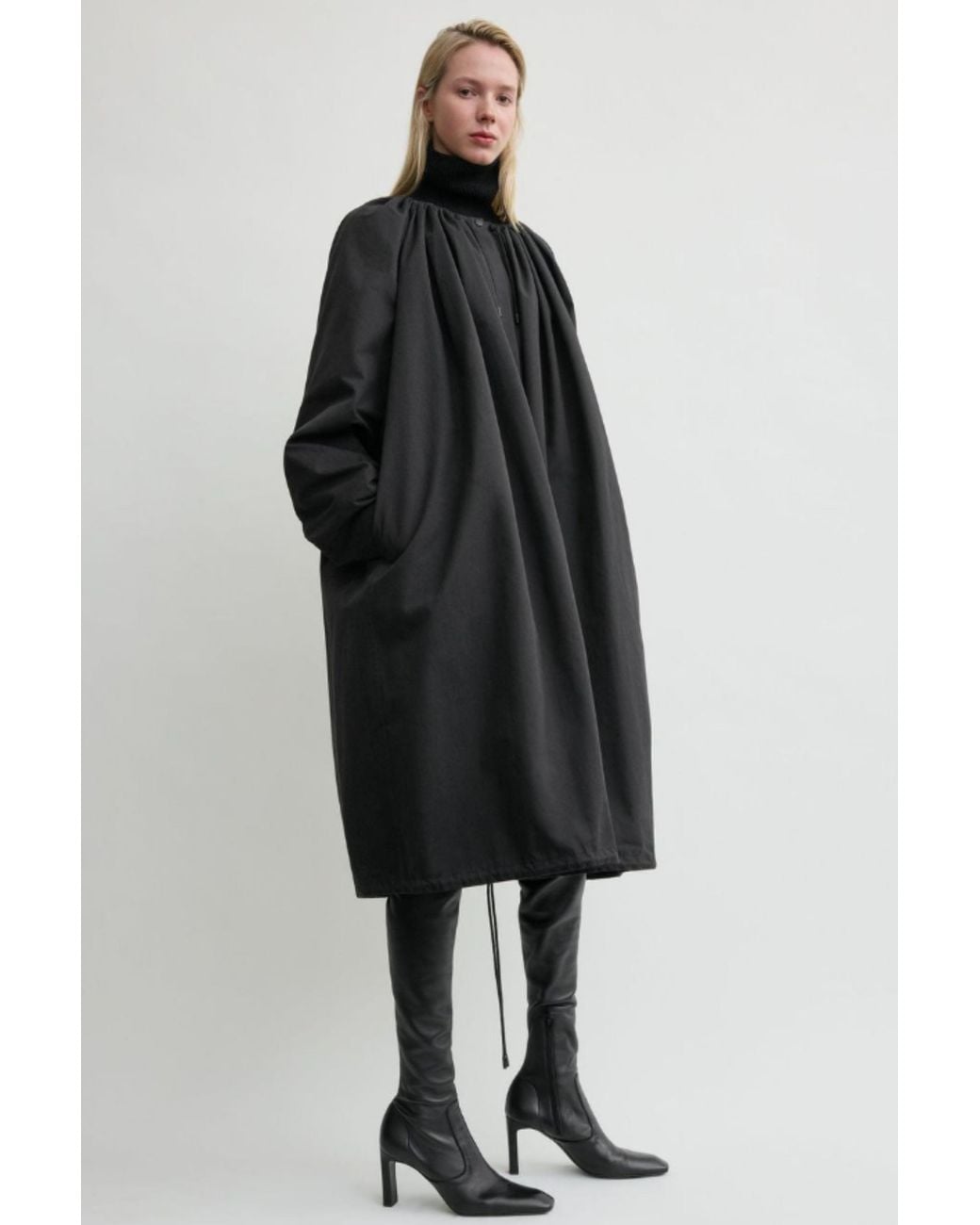 Totême Black Gathered Parachute Coat