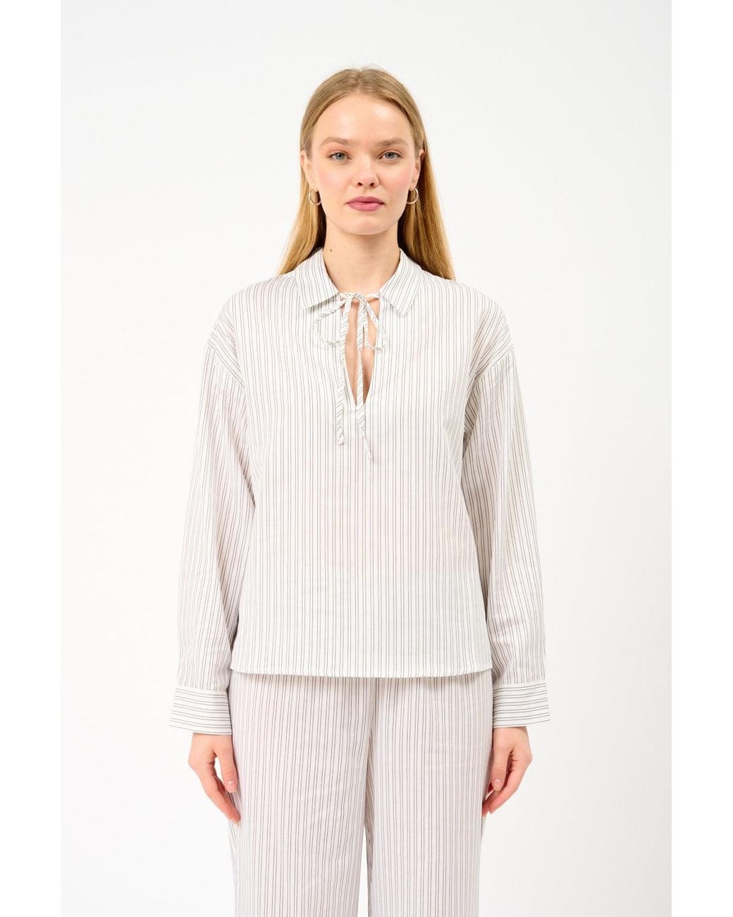 Asceno White The Santiago Top