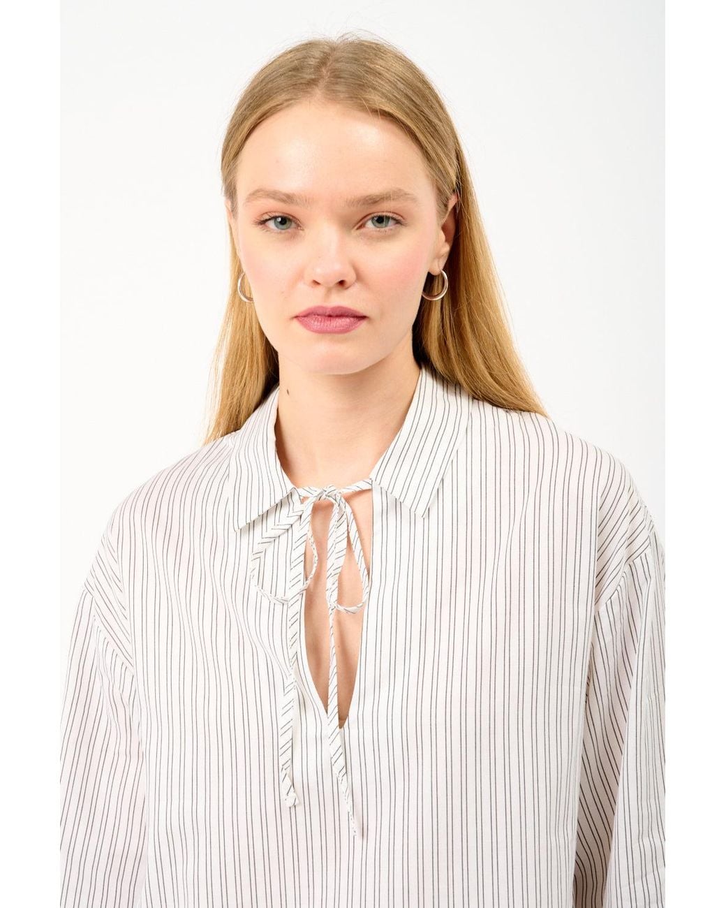 Asceno White The Santiago Top