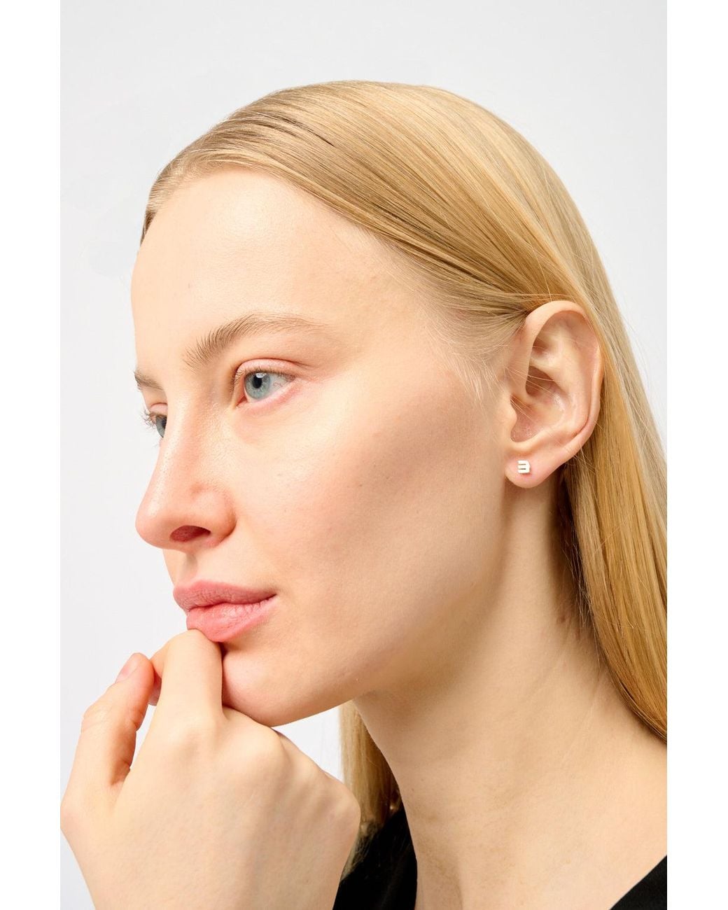 Otiumberg Natural Solid Alphabet Stud