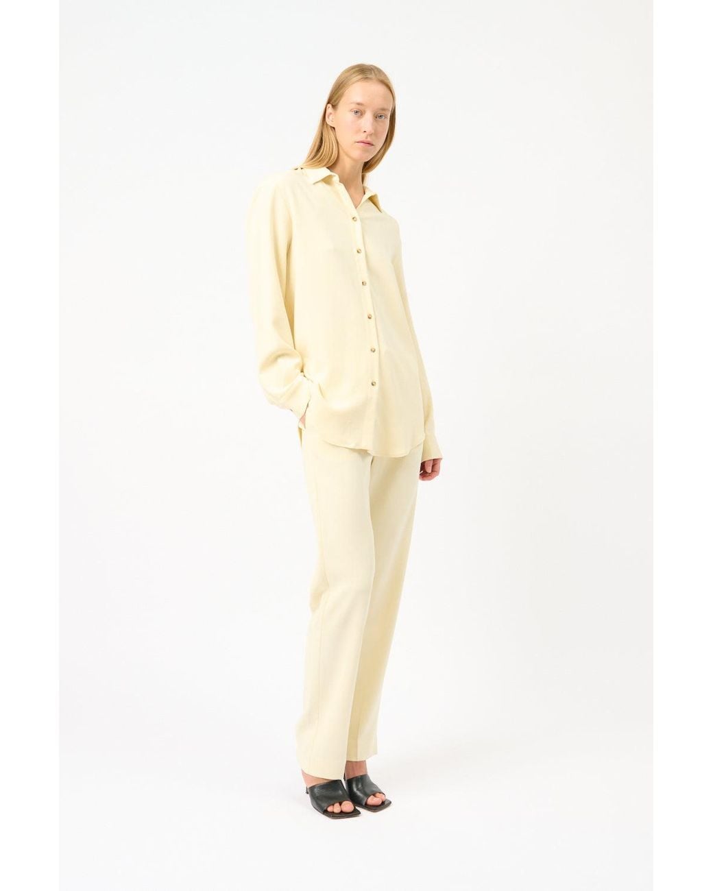 Asceno Natural London Relaxed Dip Hem Shirt