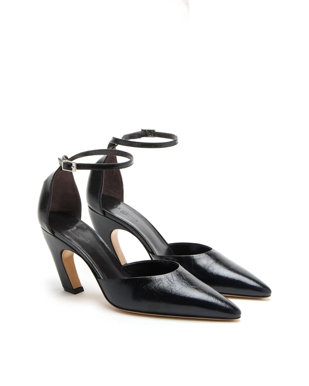 Le Monde Beryl Black Victoria Pump