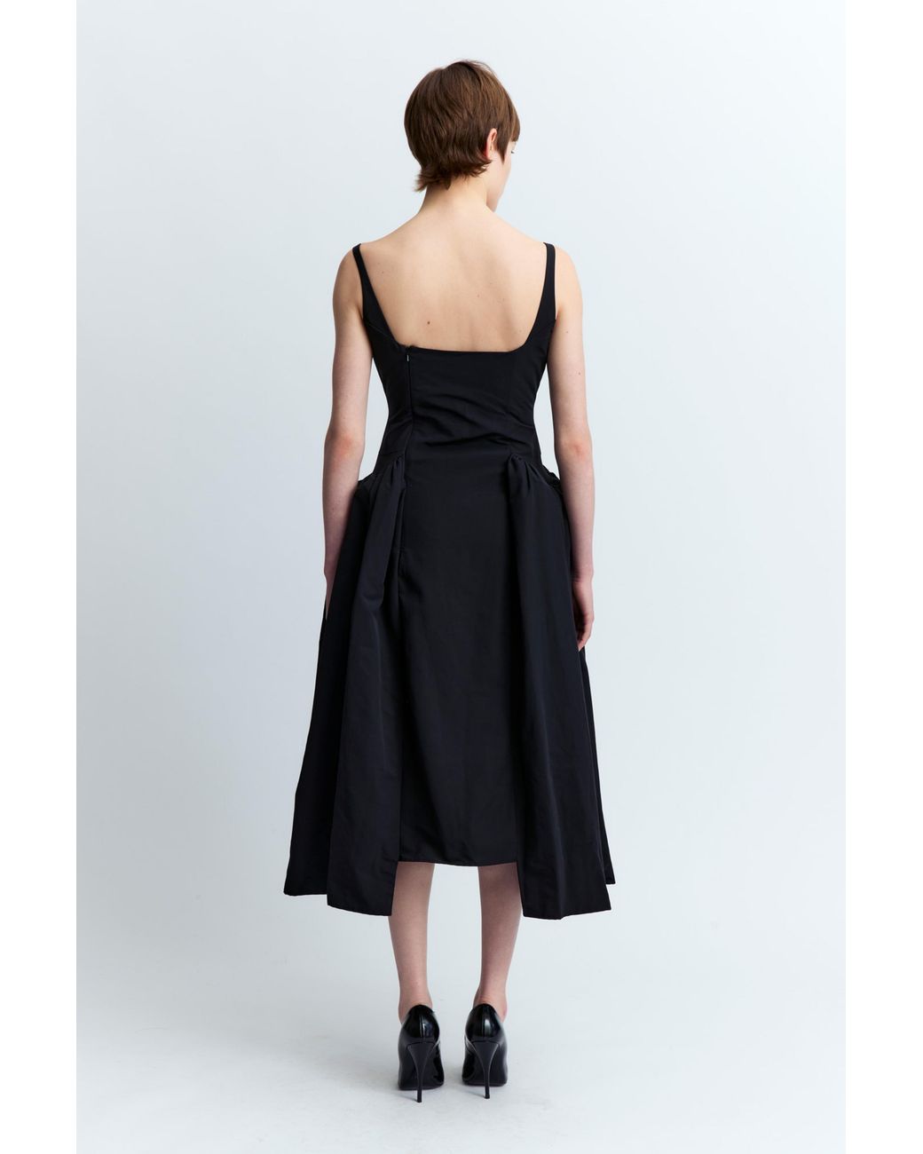 16Arlington Black Vezile Midi Dress