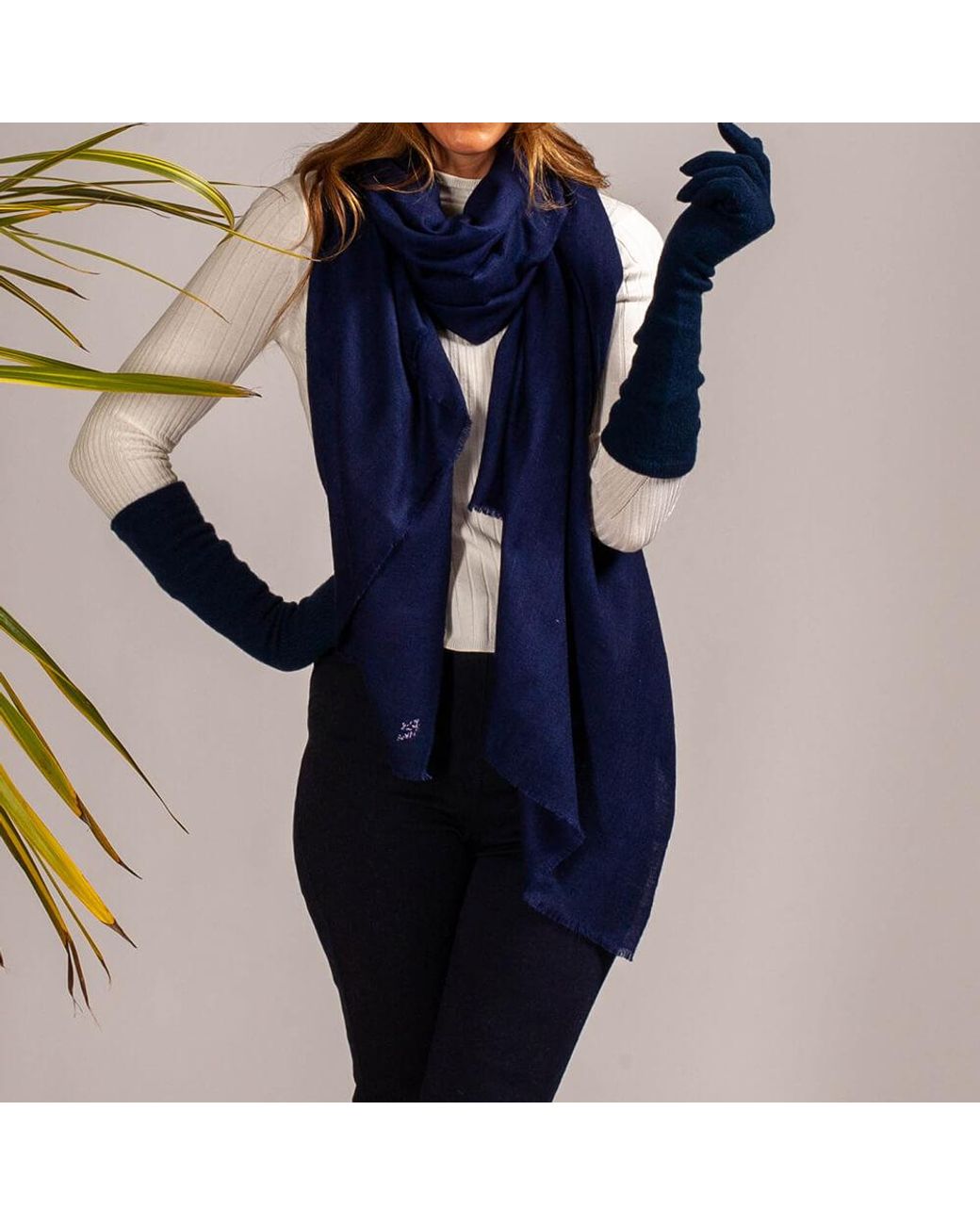 Black Accessories Blue Cashmere Shawl And Long Cashmere Gloves Set