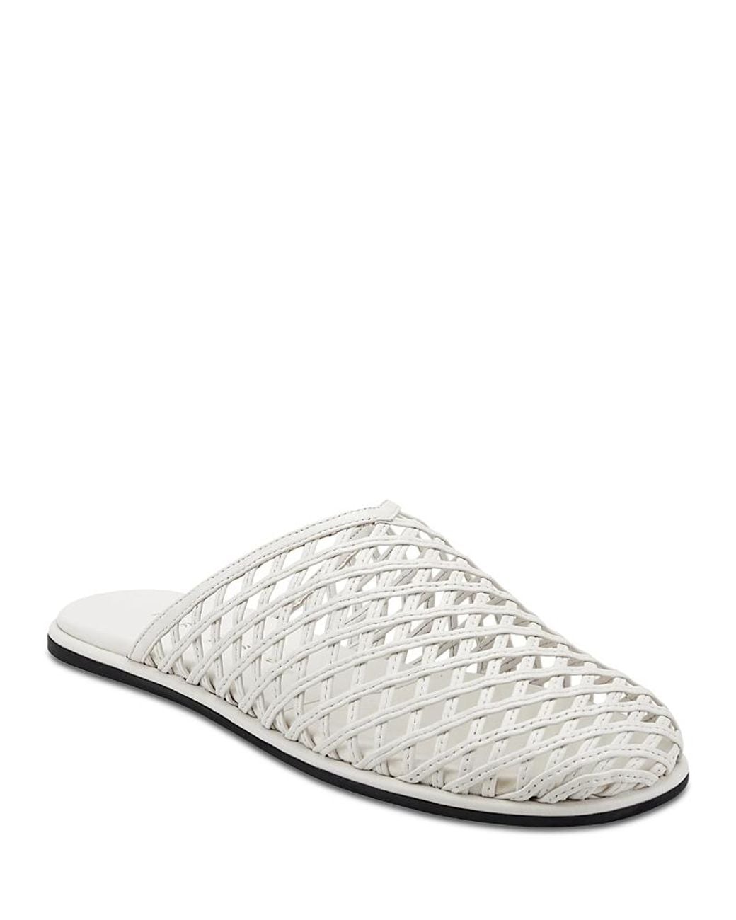Marc Fisher Lynzi Clogs in White | Lyst