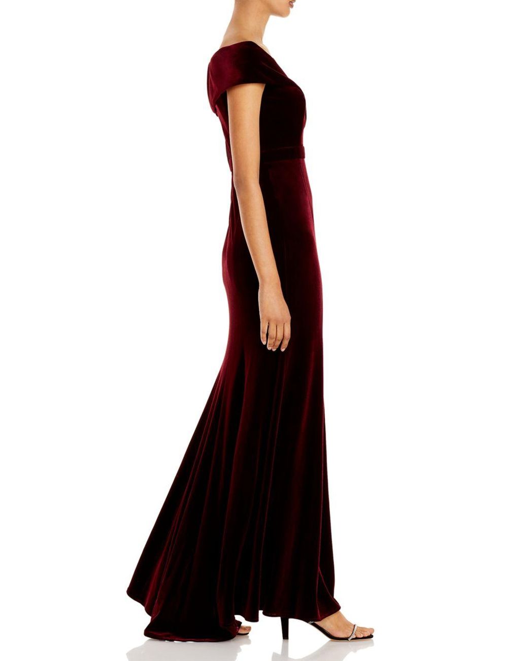 Shoulder Fluted Velvet Gown in Burgundy 
