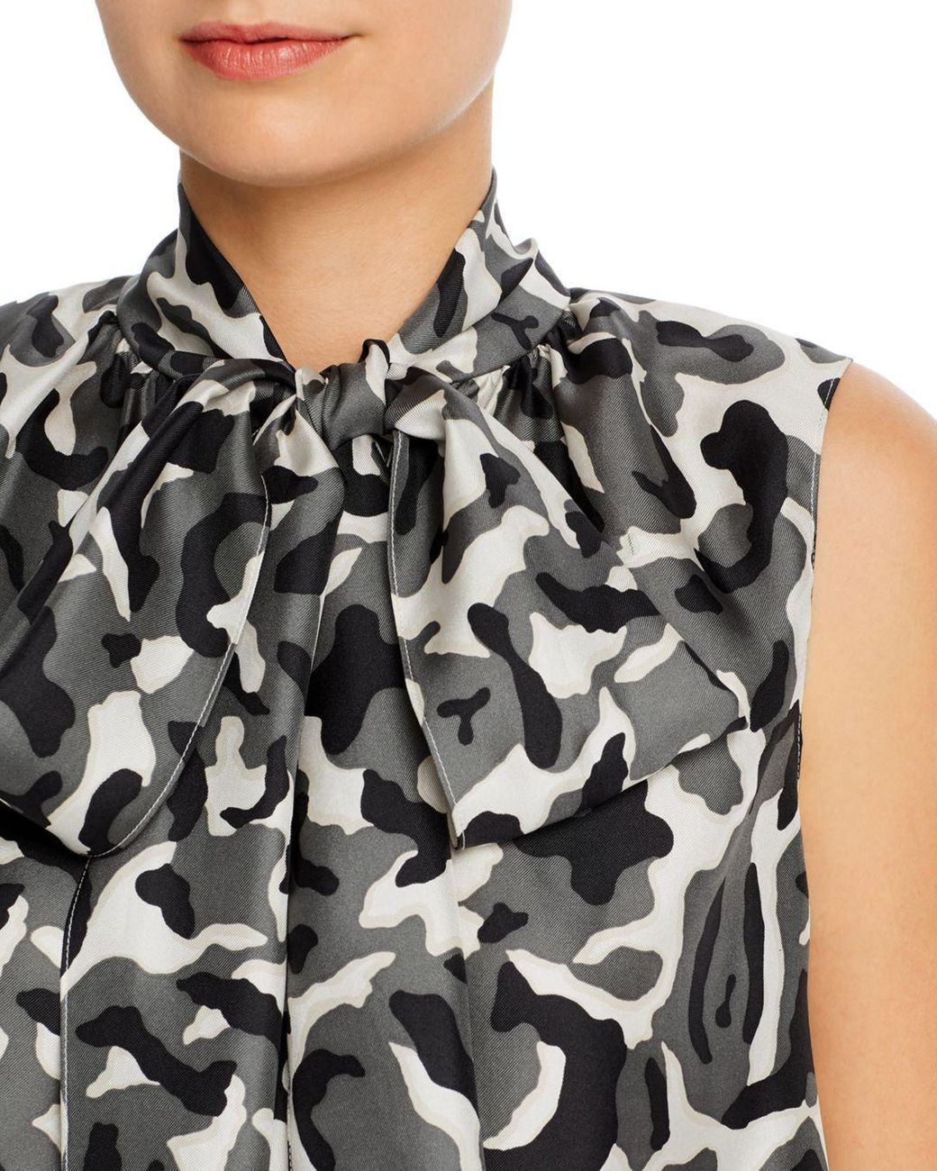 Theory Camouflage Tie-neck Sleeveless Silk Blouse in Black | Lyst