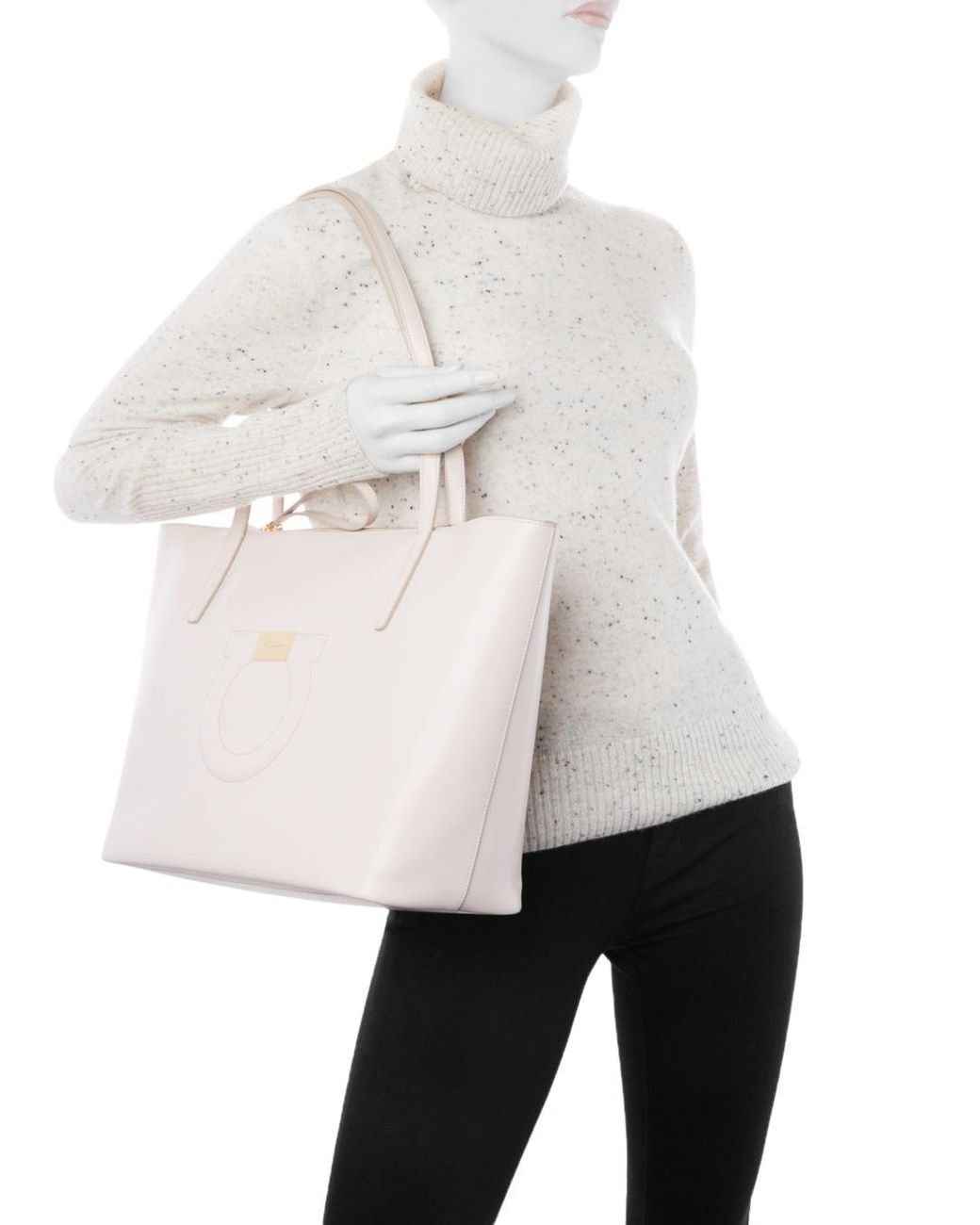tote and carry luggage