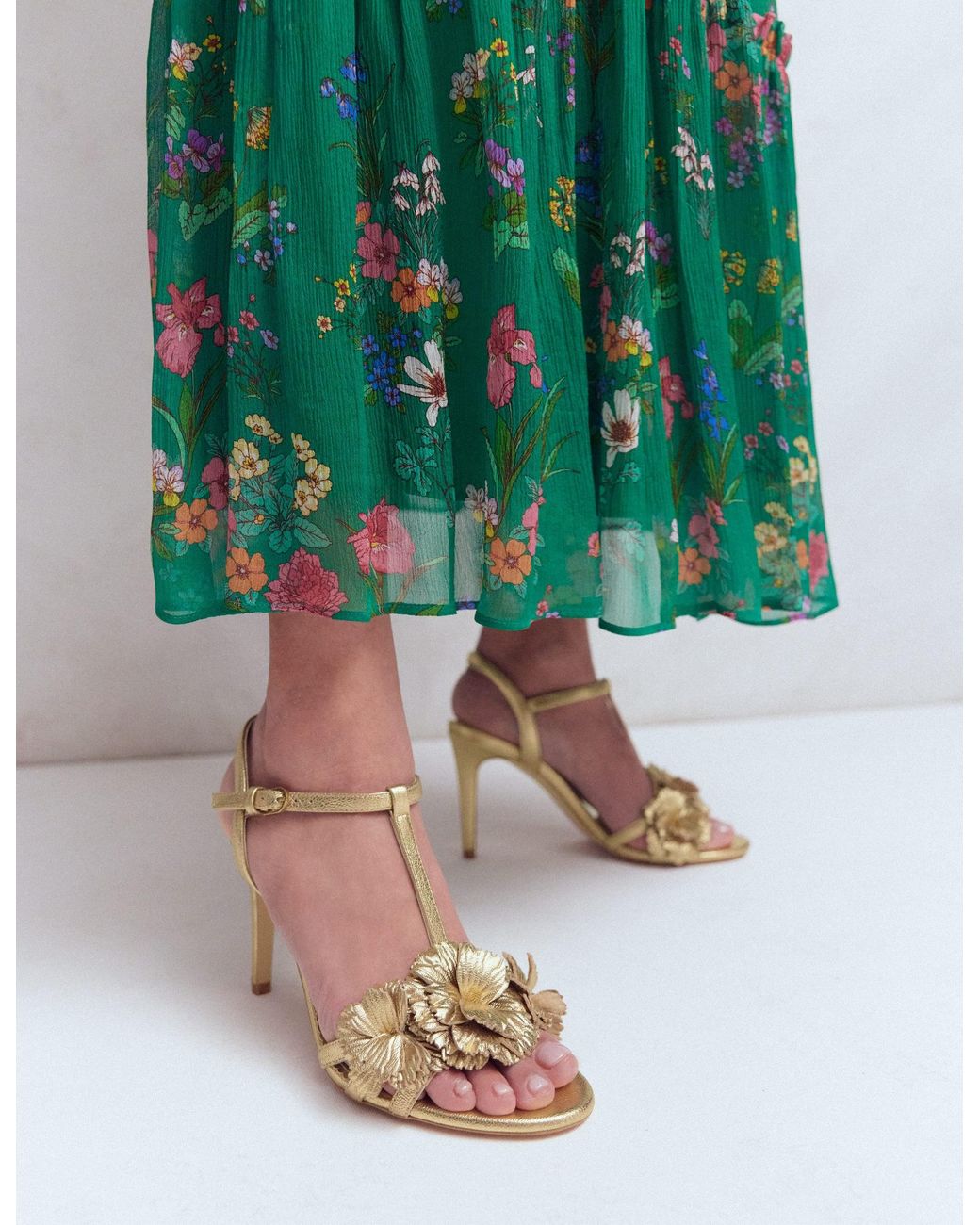 Boden Natural Flower Sandals