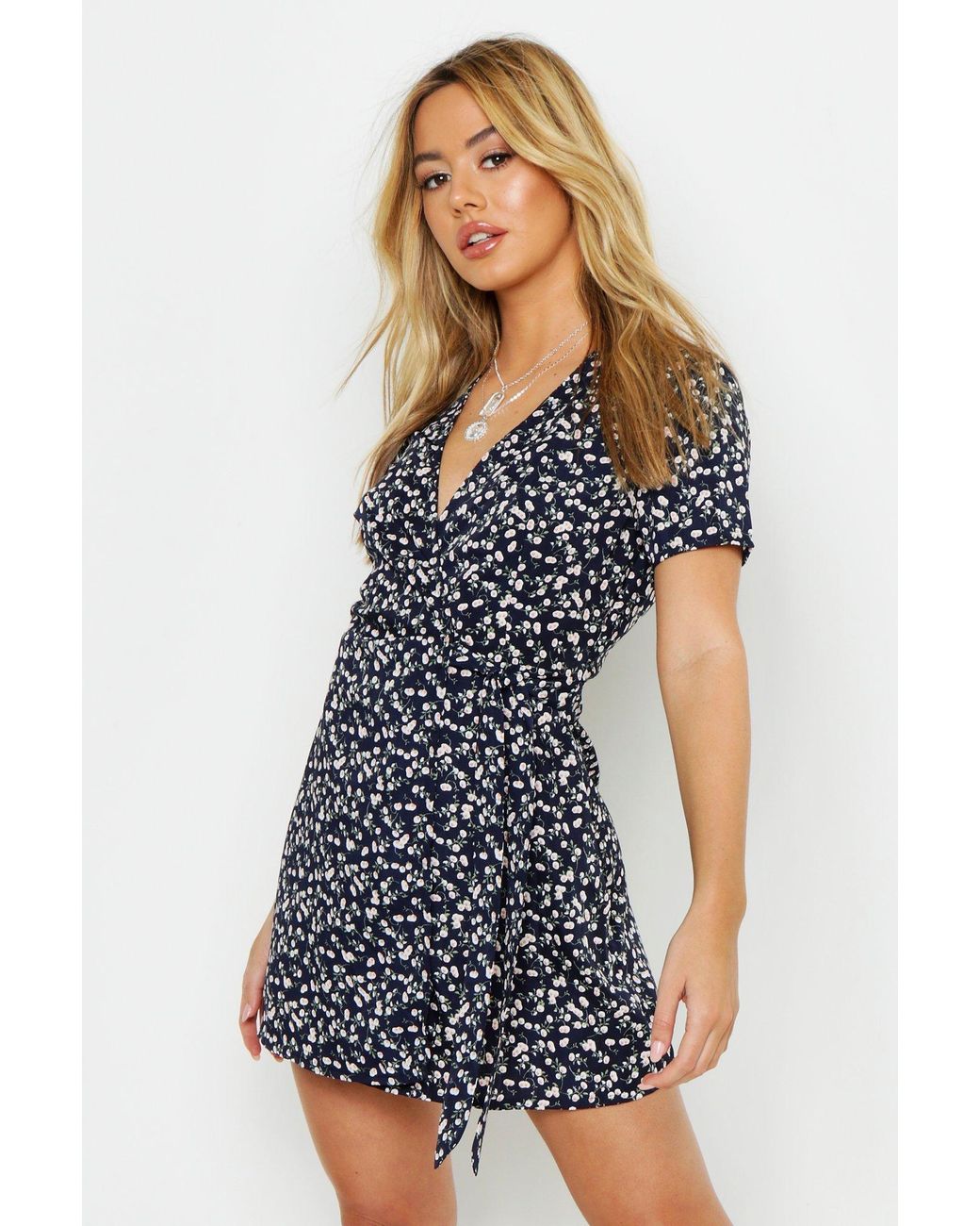 Boohoo Petite Ditsy Floral Print Woven ...