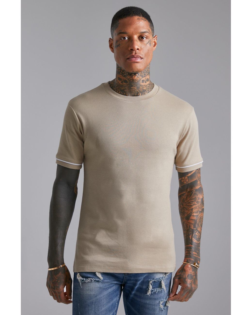 BoohooMAN Muscle Fit Tshirt & Pintuck Short With Piping in Beige