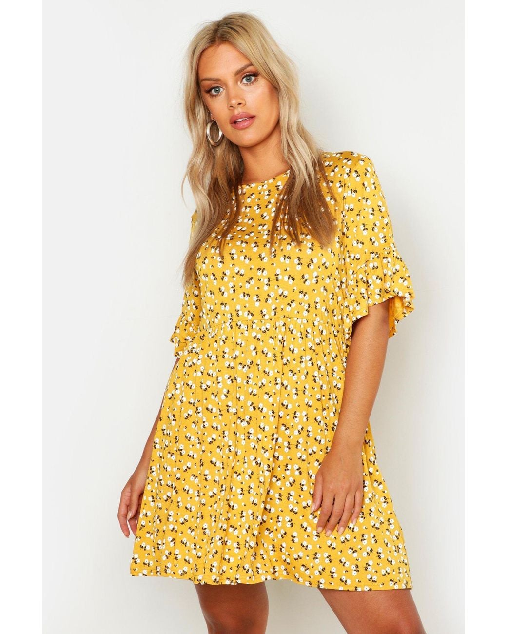 Boohoo Plus Ditsy Floral Smock Dress in Yellow - Lyst