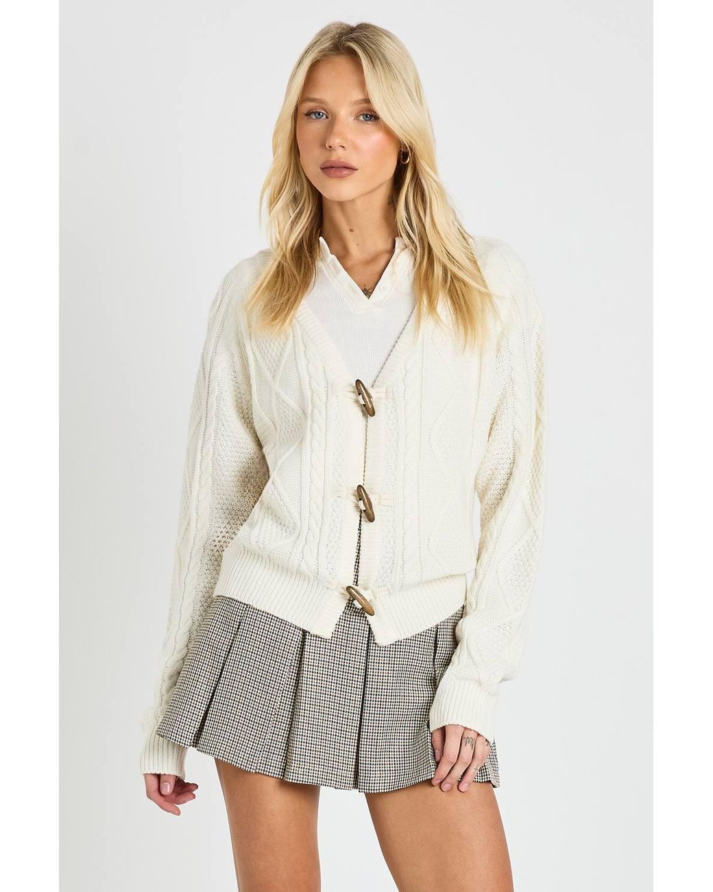 Boohoo White Toggle Button Cable Knit Chunky Cardigan