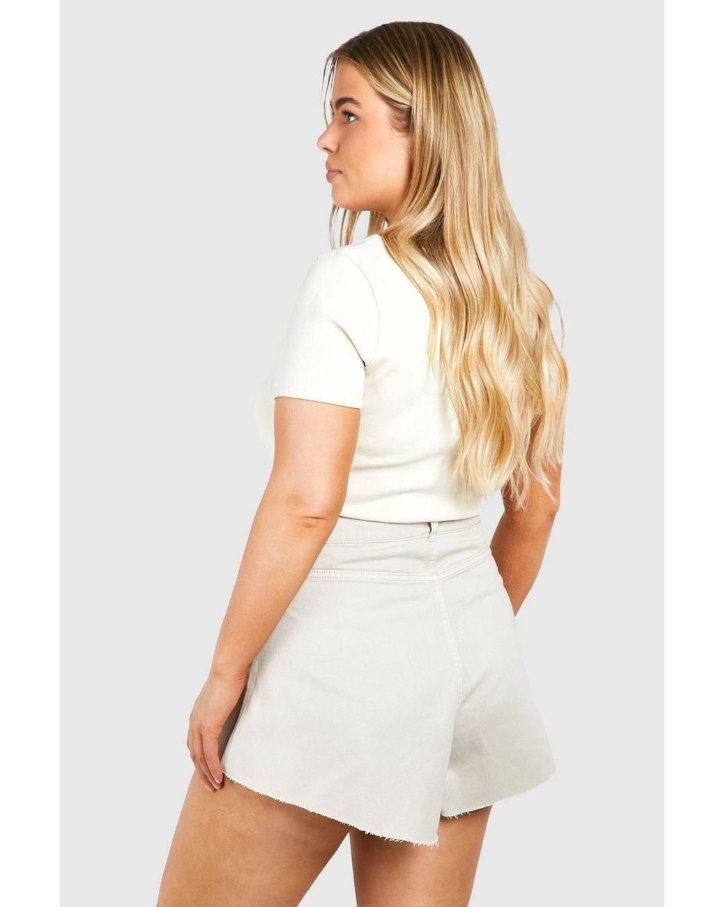 Boohoo White Plus Basic Denim Flippy Short