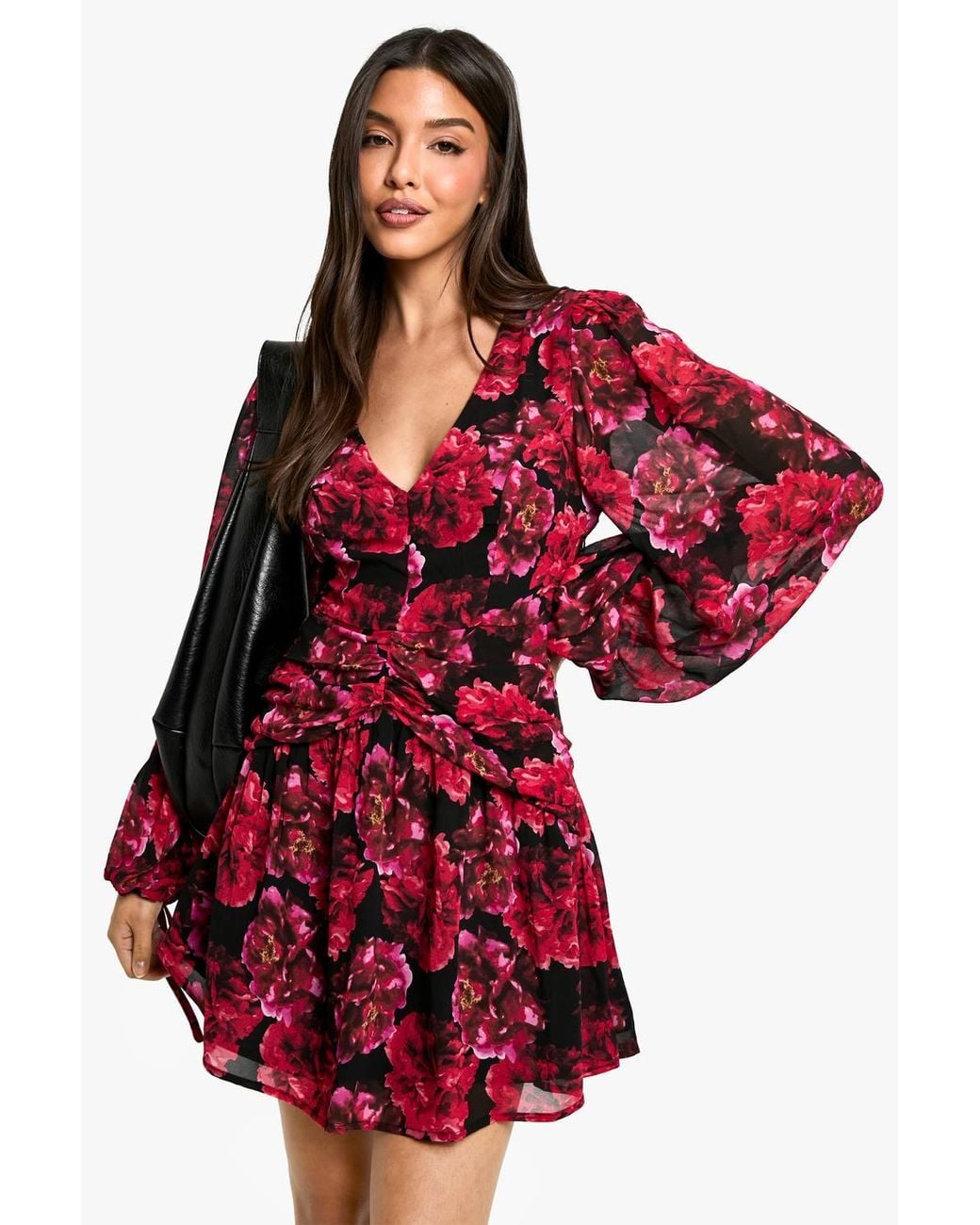 Boohoo Floral Chiffon Ruched Waist Skater Dress in Red | Lyst