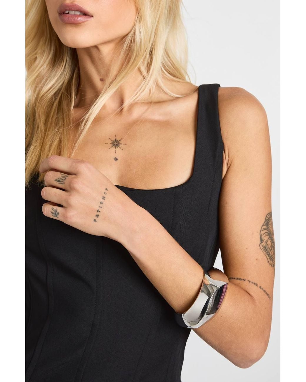 Boohoo Black Chunky Clasp Bangle