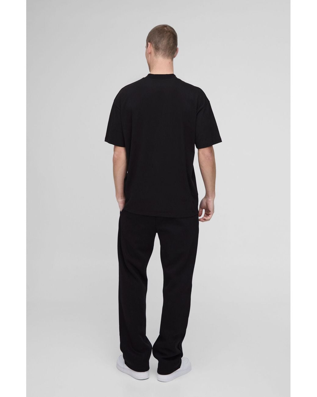 BoohooMAN Black Basic Oversized Extended Neck T-shirt for men