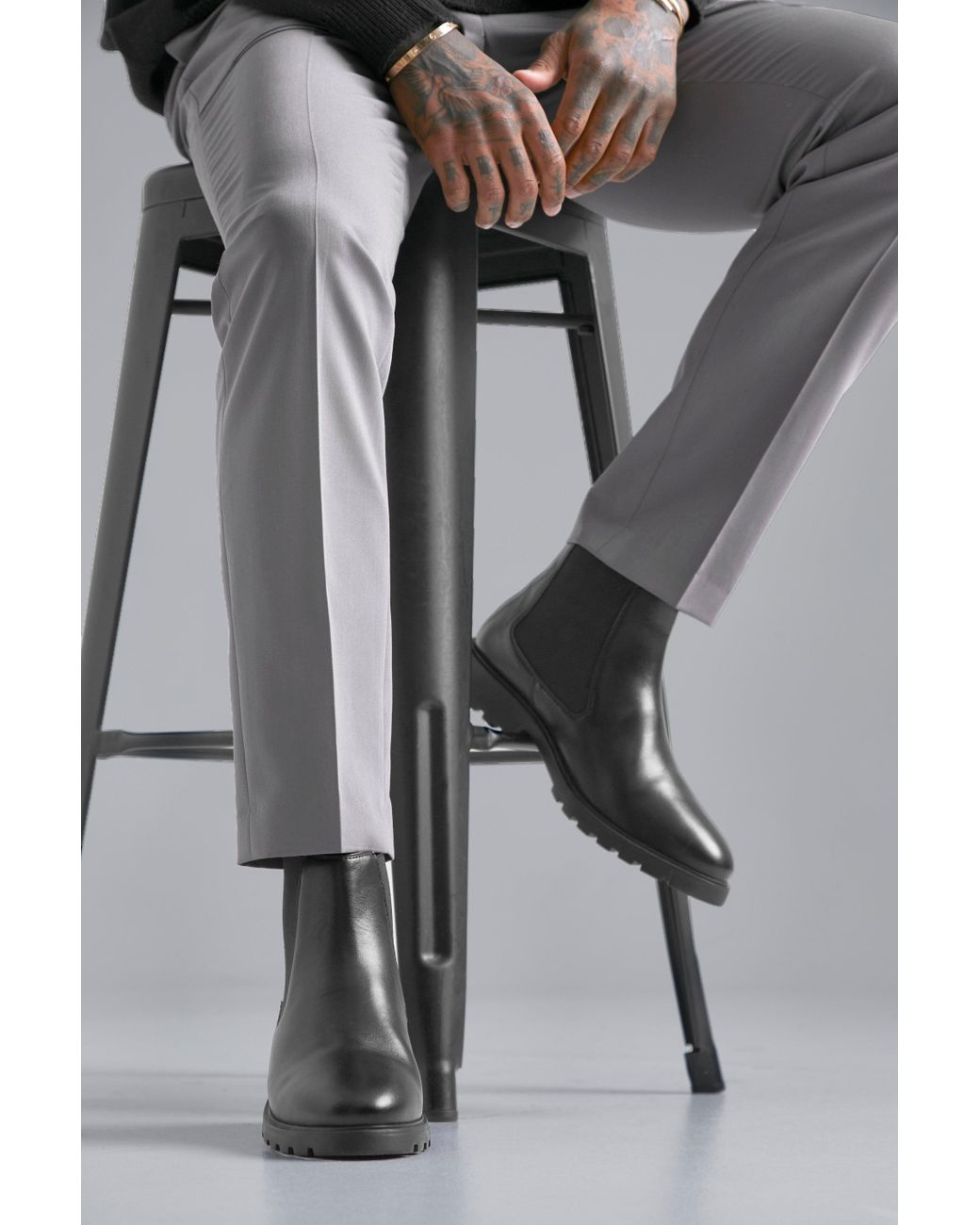 BoohooMAN Angled Gusset Chelsea Boot in 