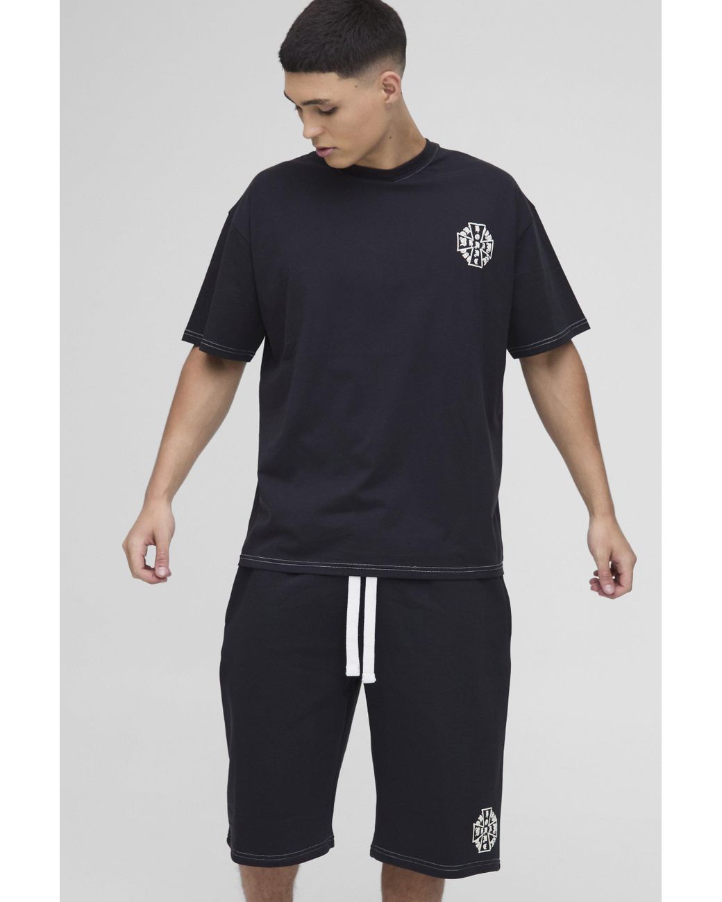 【boohoo】MAN Oversized Homme T-Shirt & Short Set BoohooMAN Oversized Homme Cross T-shirt & Short Set in Blue
