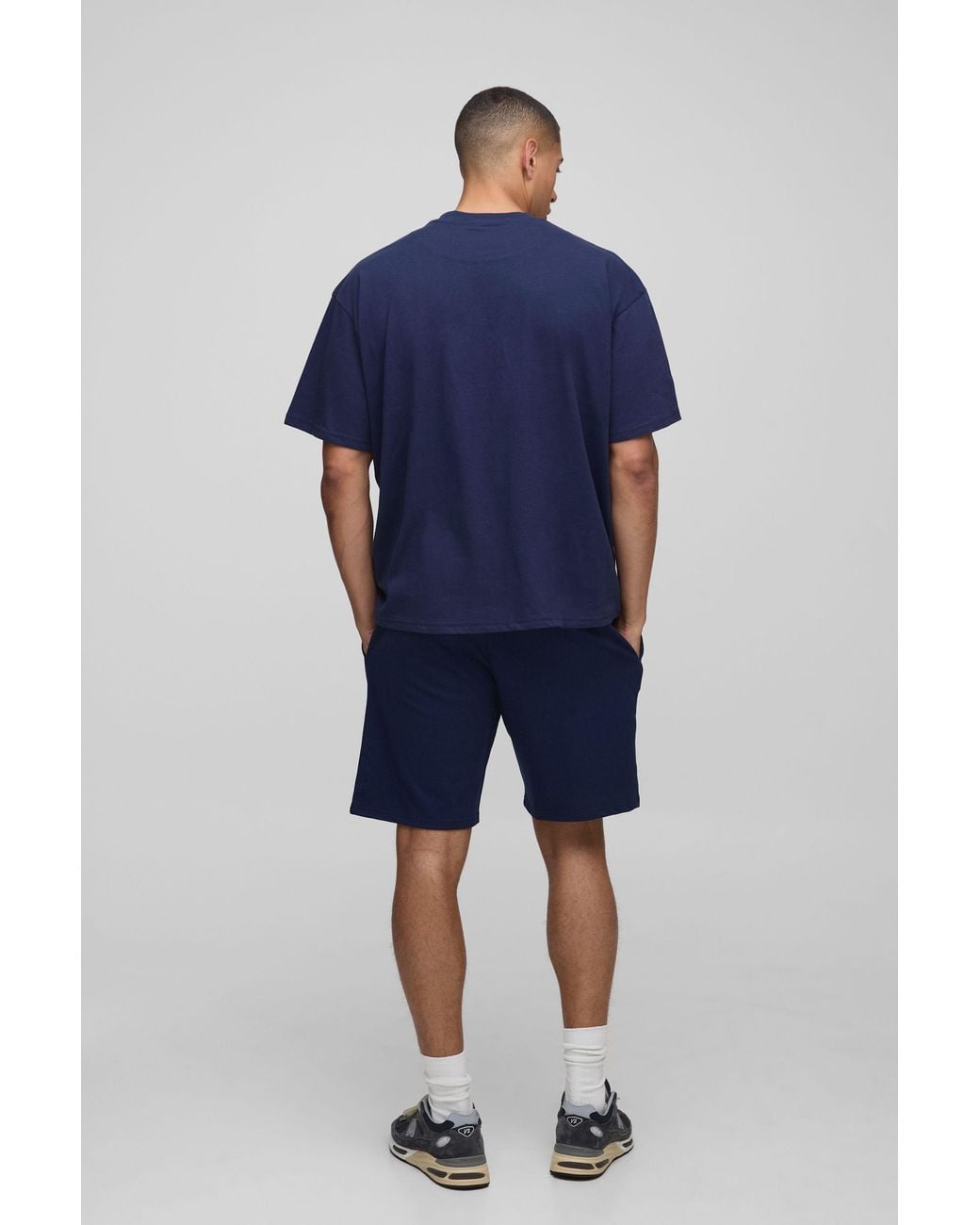 BoohooMAN Blue Lightweight Basic Relaxed Fit Mid Length Shorts for men