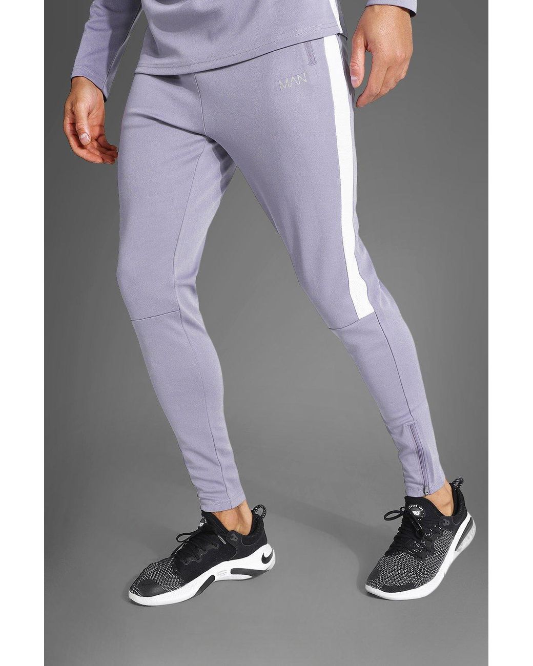 BoohooMAN Man Active Mesh Panel Zip Pocket Jogger in Grey (Gray) for Men - Lyst