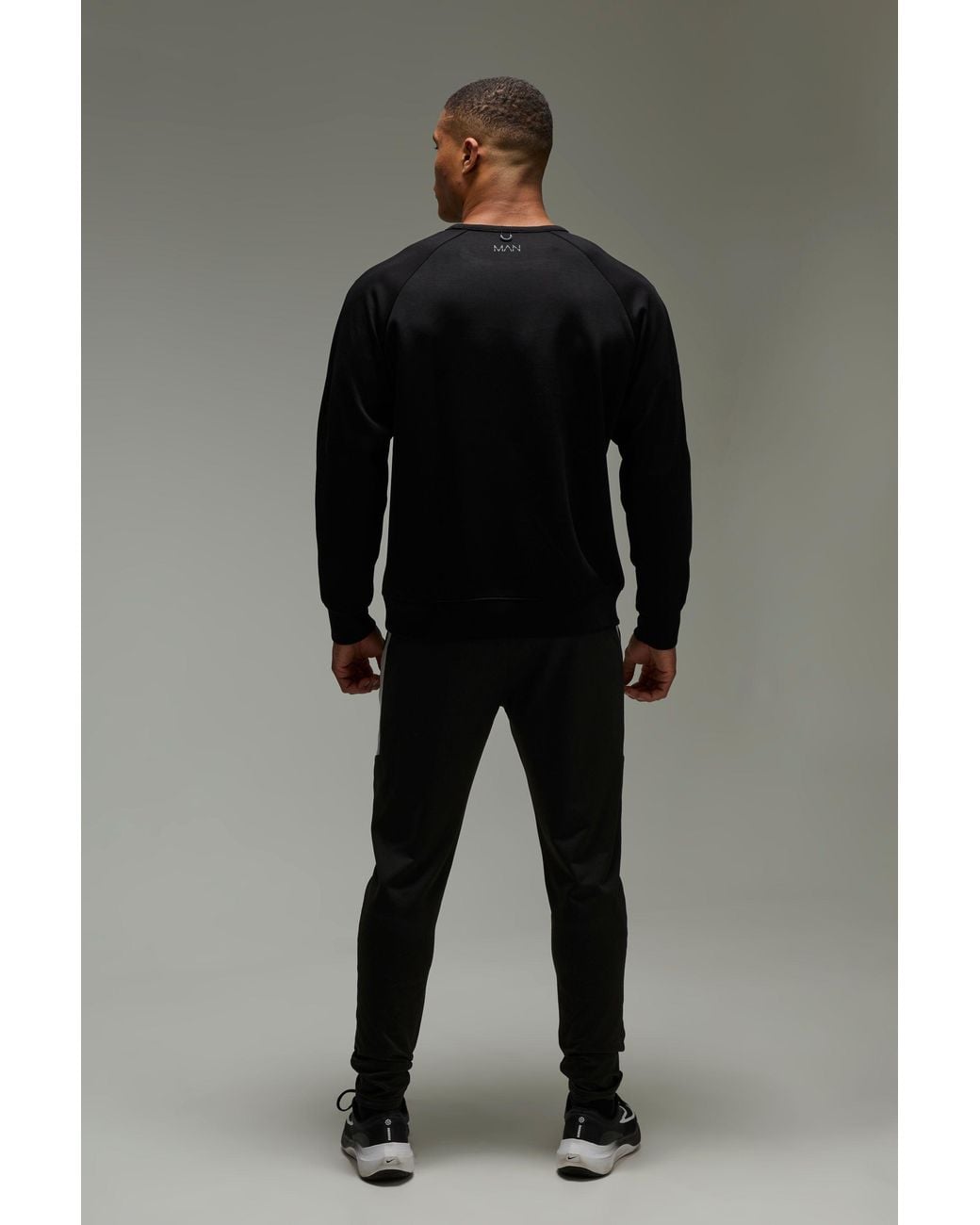BoohooMAN Black Active Interlock Regular Fit Luxe Sweatshirt for men