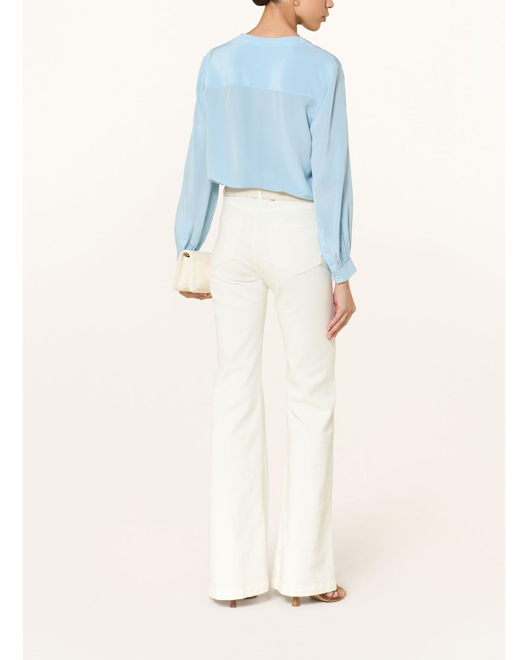 Herzen's Blue Bluse