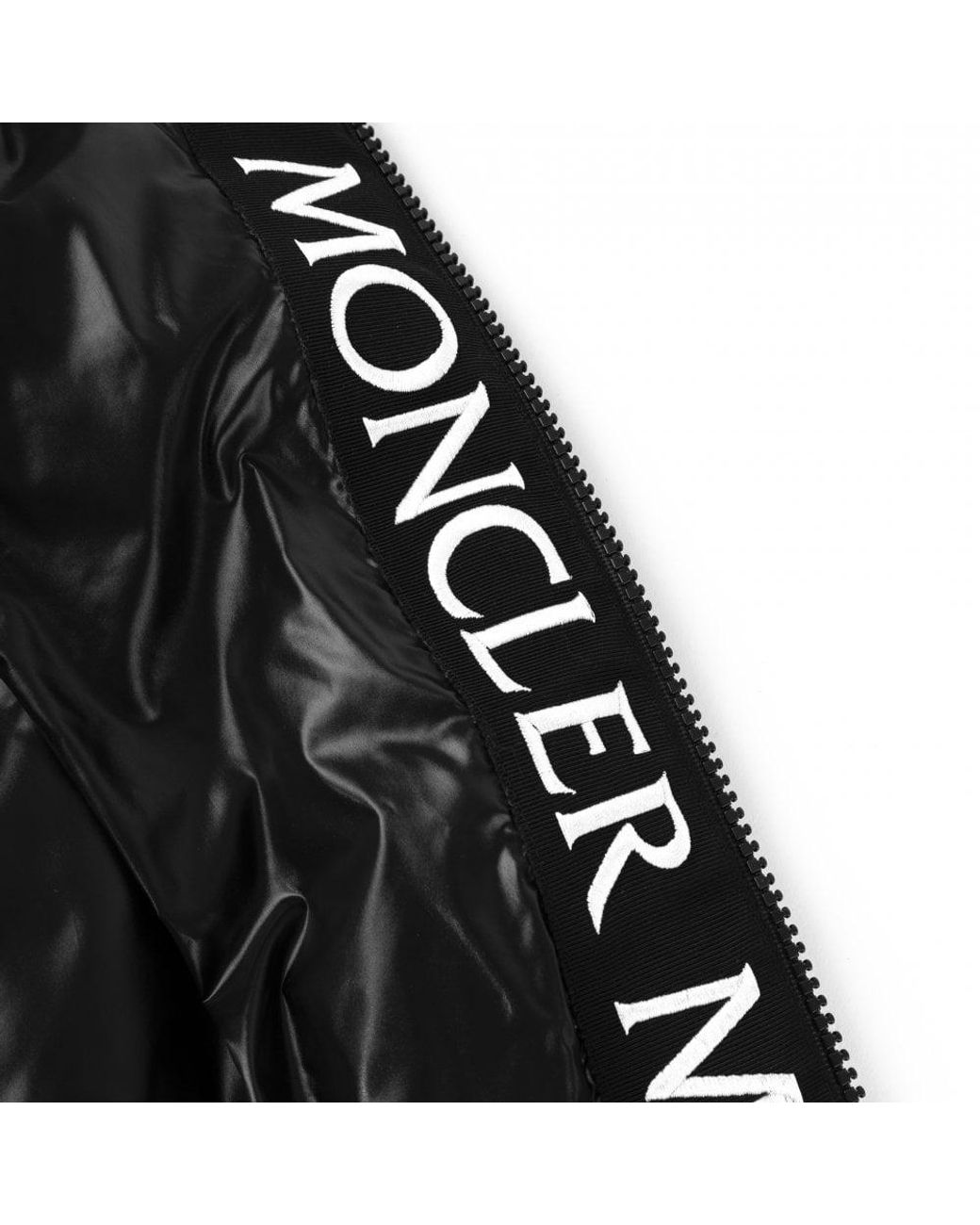 Moncler Montcla Short Down Jacket in Black for Men | Lyst