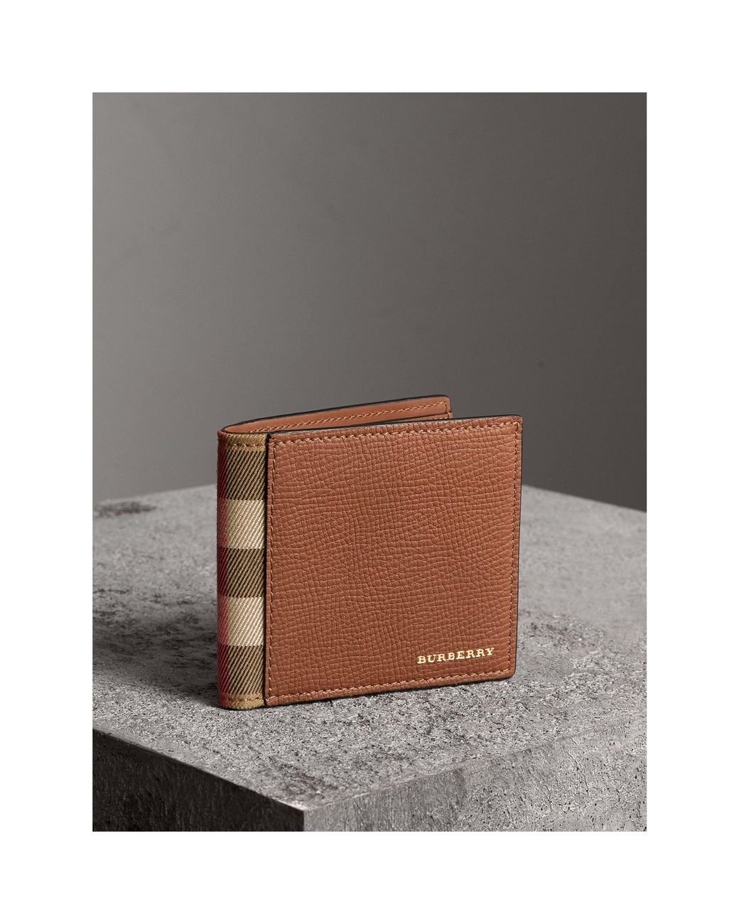 Burberry Leather And House Check International Bifold Wallet in Brown for  Men | Lyst