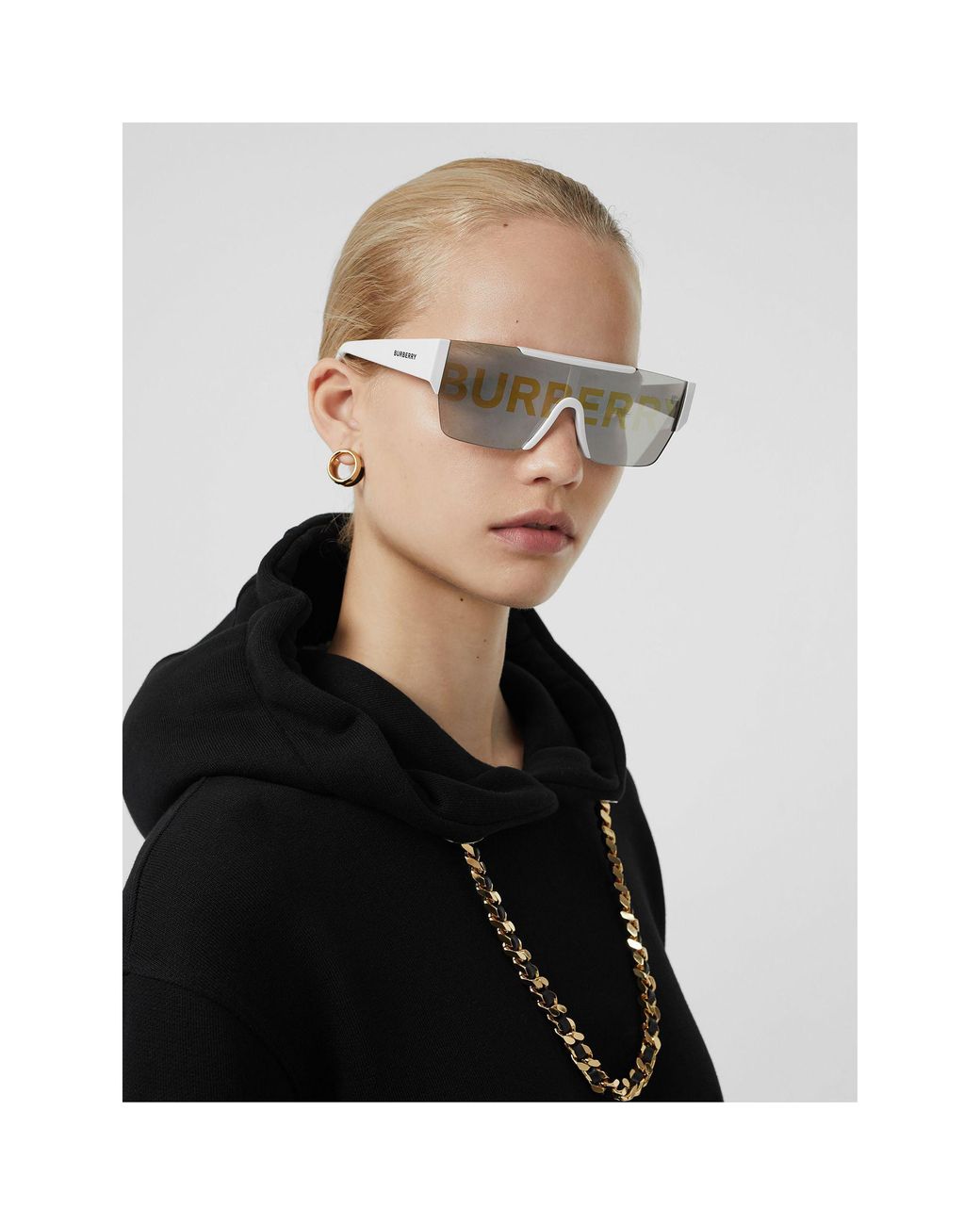 Burberry Logo Lens D-frame Sunglasses in White | Lyst