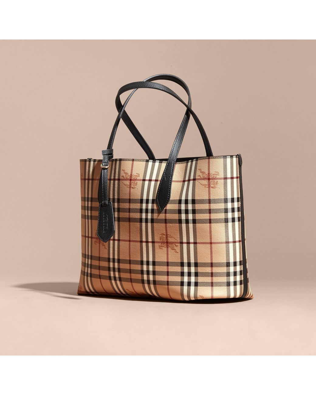 Burberry The Medium Reversible Tote In Haymarket Check And Leather Black |  Lyst