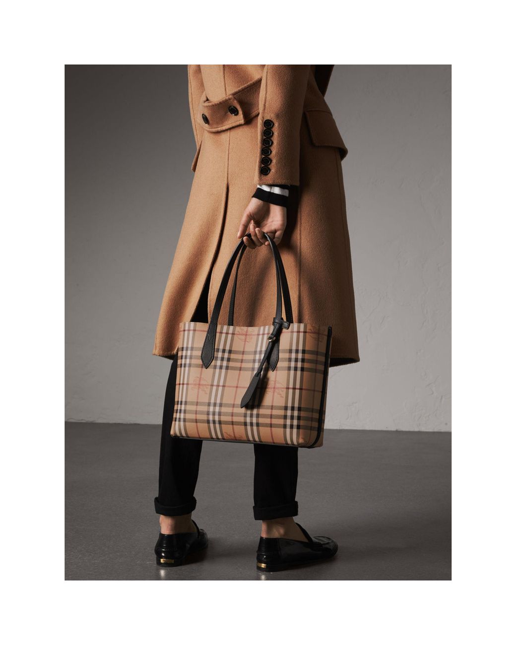 Burberry The Small Reversible Tote In Haymarket Check And Leather