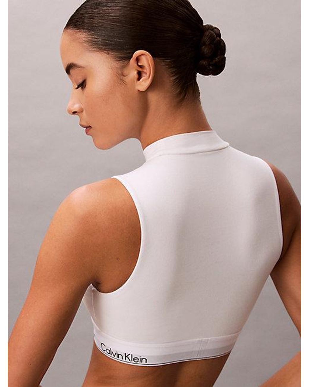 Calvin Klein Licht Gevoerde Bralette Met Hoge Hals in het Brown