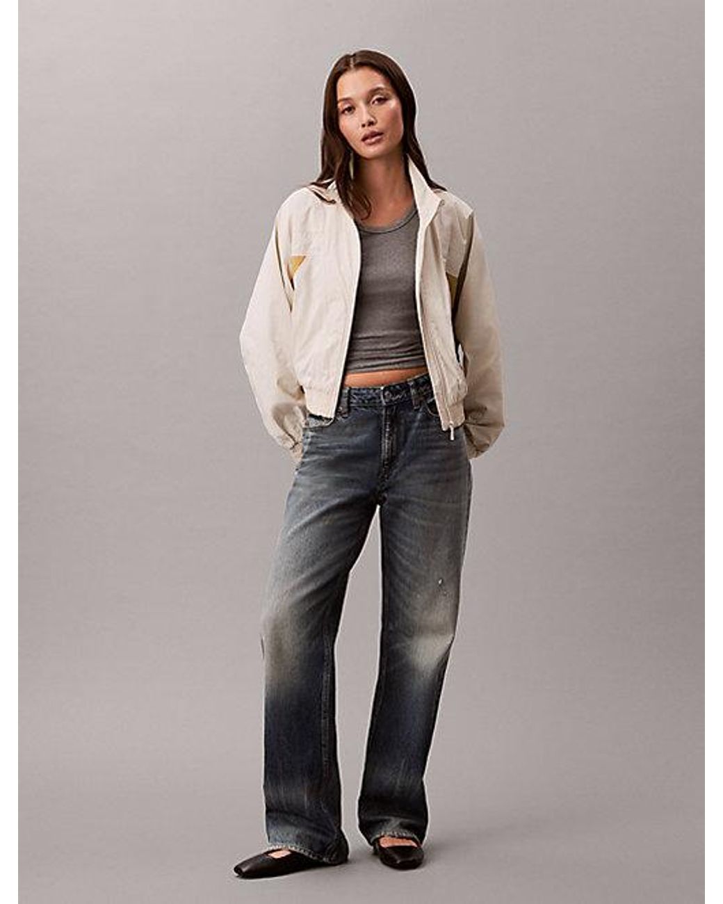 Calvin Klein Cropped Nylon Jack Met Colourblock in het Natural