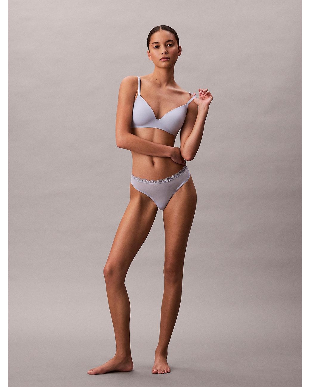 String Taille Basse Calvin Klein en coloris Natural