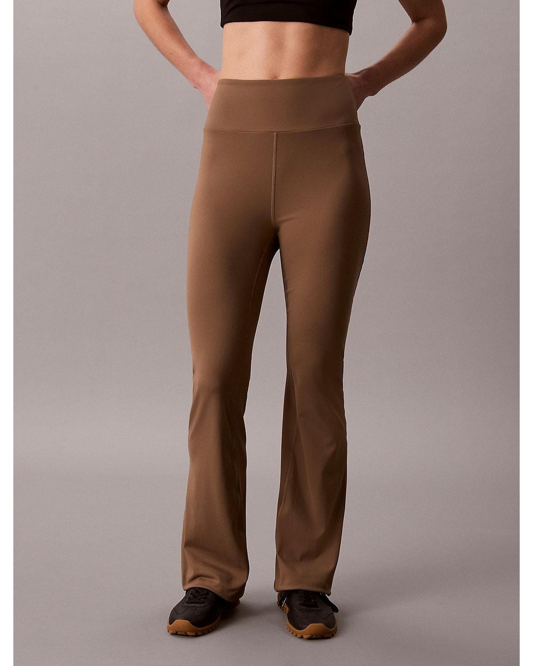 Legging Da Palestra A Zampa A Vita Alta Ad Asciugatura Rapida di Calvin Klein in Brown