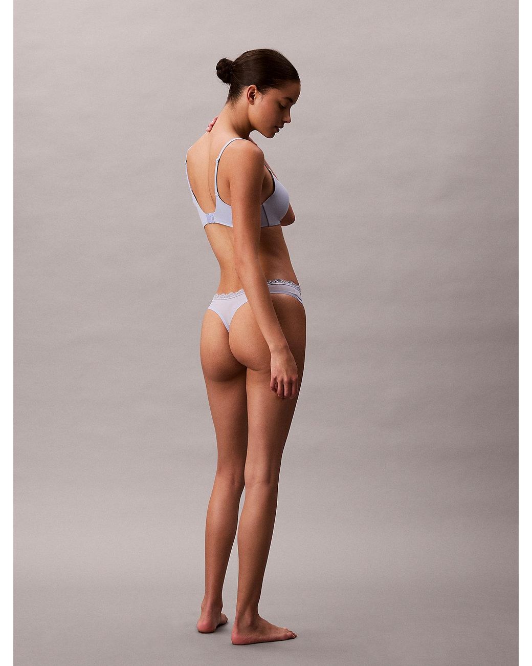 String Taille Basse Calvin Klein en coloris Natural