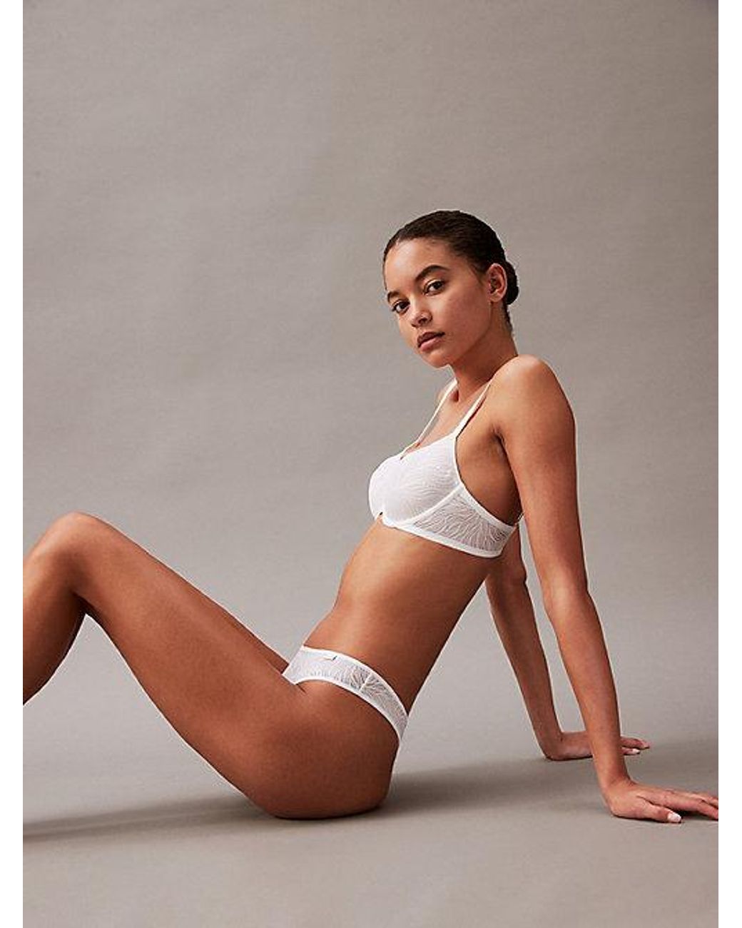 Calvin Klein White Thong Perfectly Fit Ultra Light