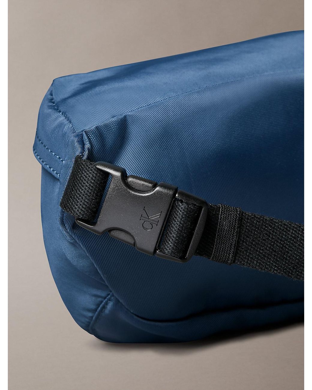 Marsupio Con Signature Logo di Calvin Klein in Blue da Uomo
