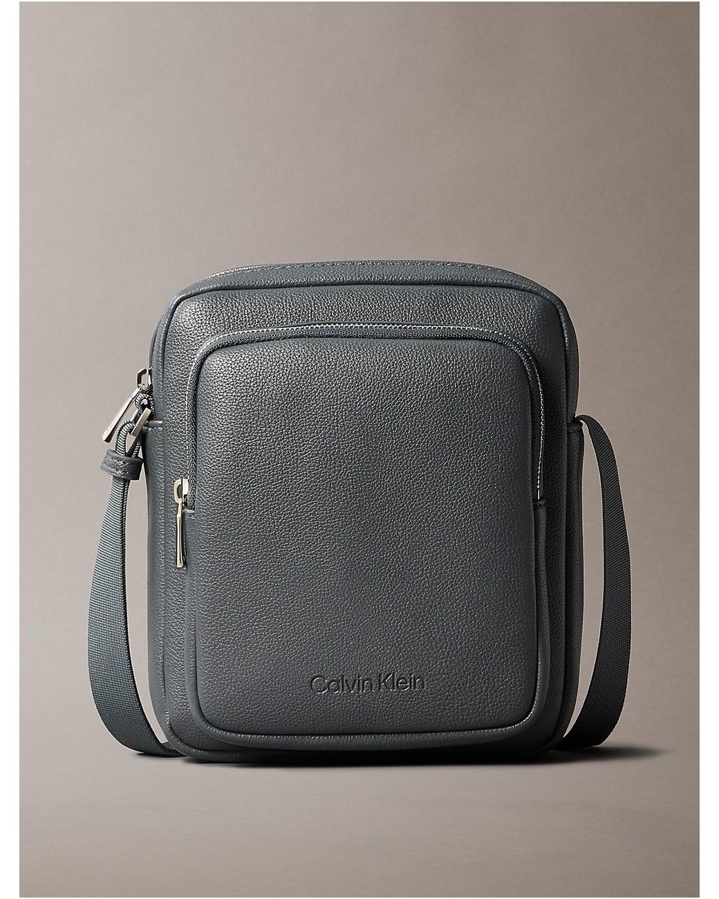 ショルダーバッグ   Men's CK Micro Pebble Messenger Bag 5MM151 Calvin Klein Men's CK Micro Pebble Messenger Bag 5MM151