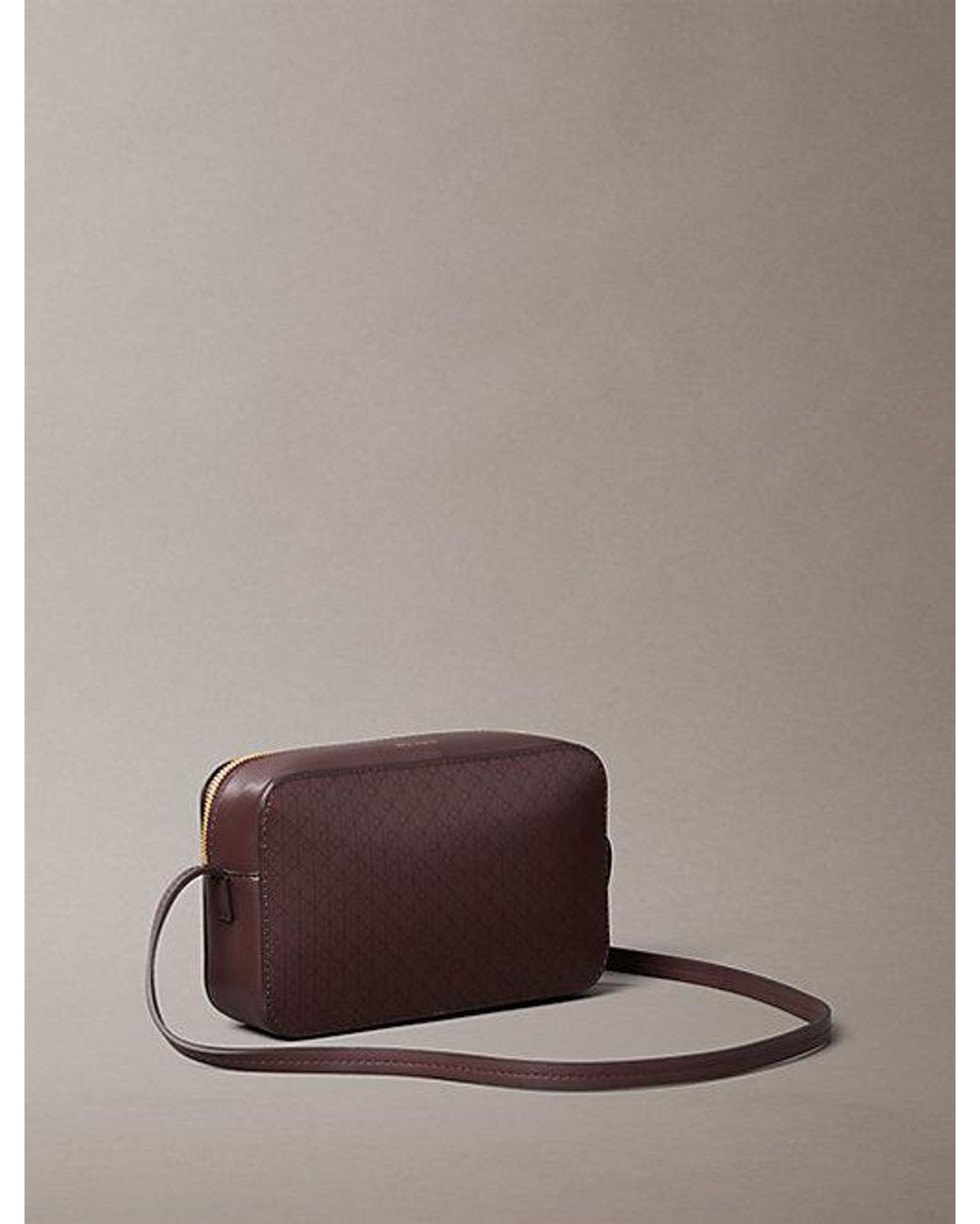 Calvin Klein Cameratas Met All-Over Monogram-Logo in het Brown