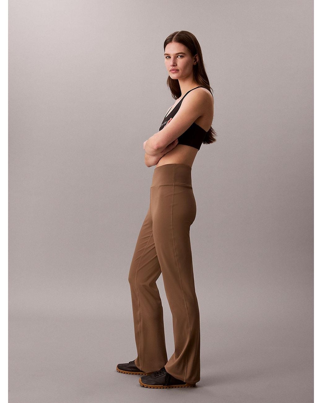 Legging Da Palestra A Zampa A Vita Alta Ad Asciugatura Rapida di Calvin Klein in Brown