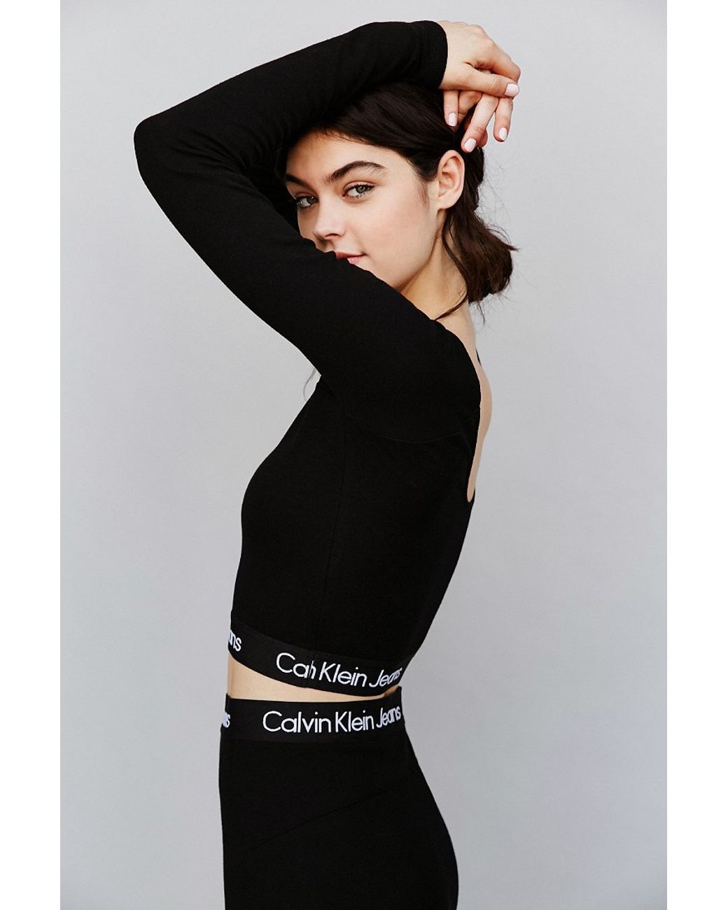 Calvin Klein For Uo Long-sleeve Cropped Top in Black | Lyst
