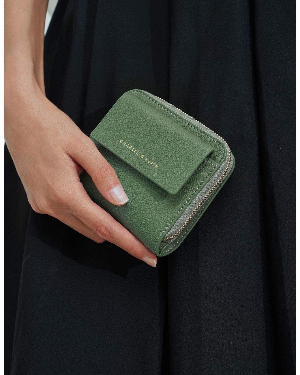 Charles & Keith Cayce Short Wallet in Green